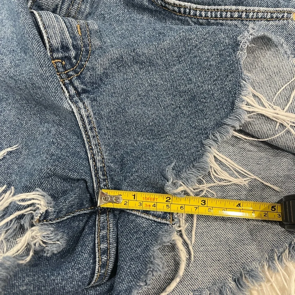 Forever 21 Shorts Womens Size 30 Cut Off High Rise Distressed Medium Wash Blue - Picture 4 of 4